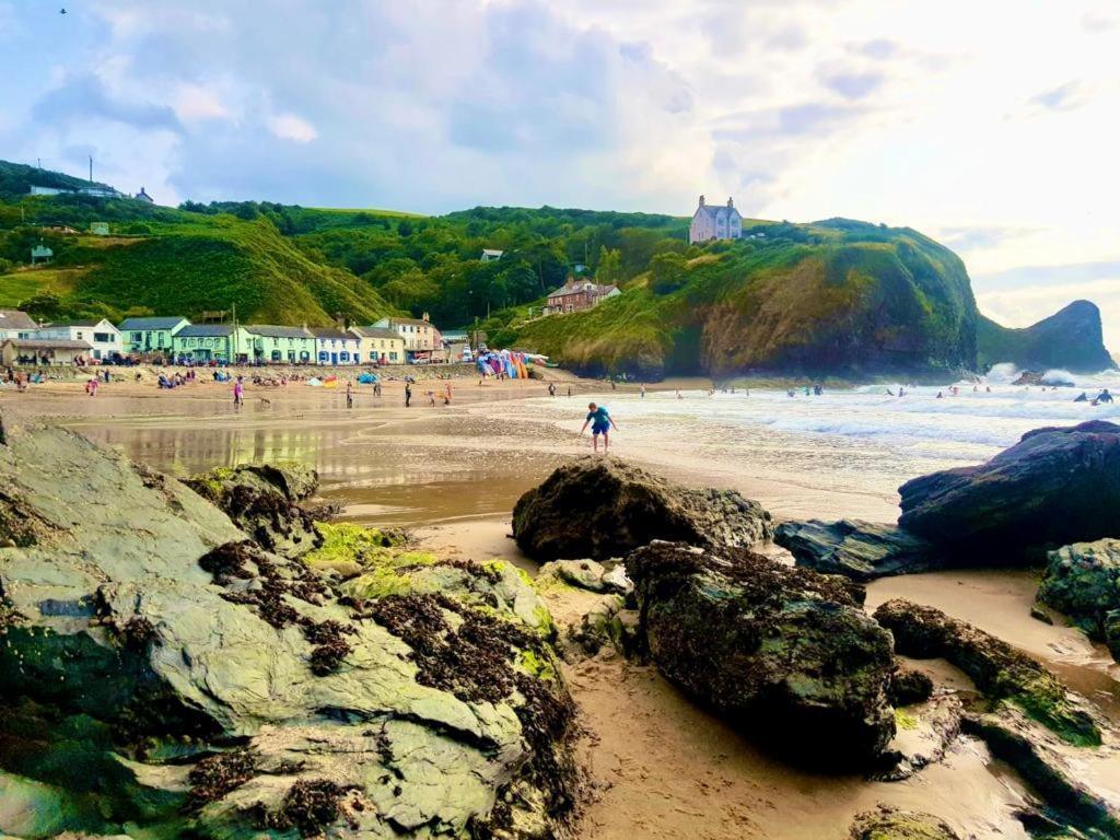 Wild Coastal Retreat At Troed Y Rhiw Aberporth, West Wales Villa Exterior foto