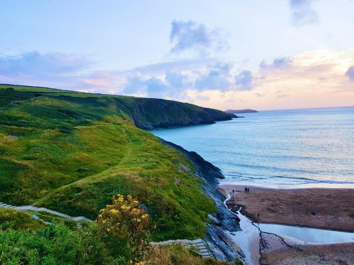 Wild Coastal Retreat At Troed Y Rhiw Aberporth, West Wales Villa Exterior foto